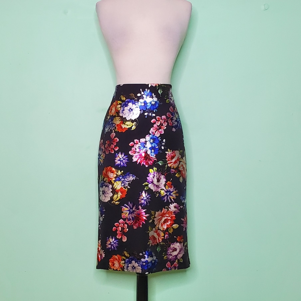 ECI Metallic Floral Print Pencil Skirt EUC